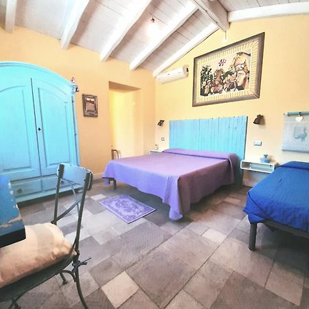 Casale Diletta Bed & Breakfast กัสเตียดาส ภายนอก รูปภาพ